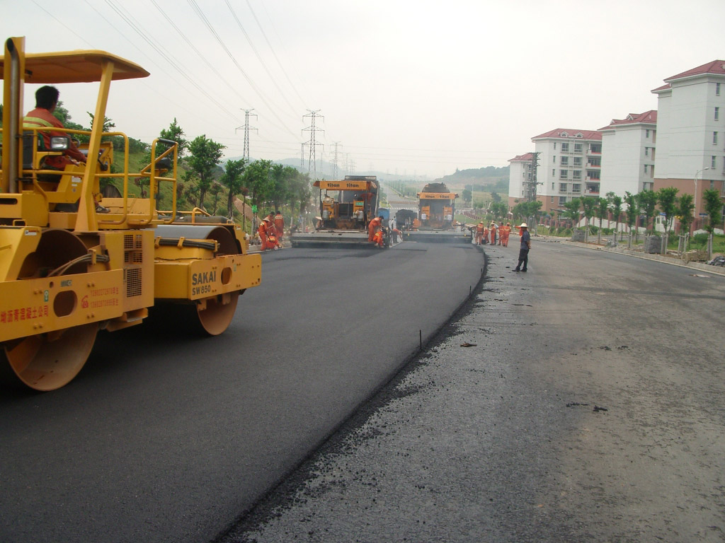 广州市黄埔区科学城水西路沥青混凝土摊铺